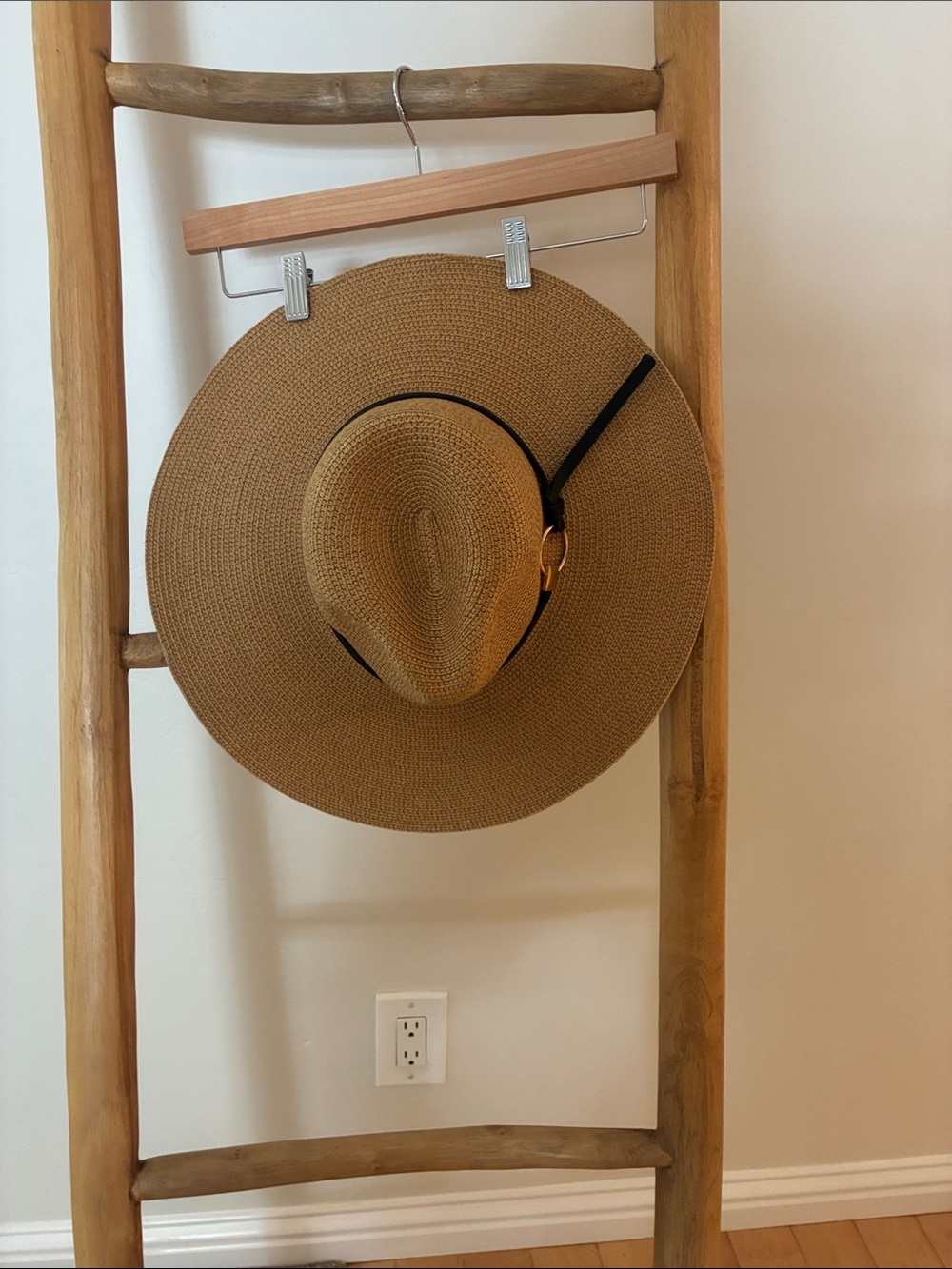 Lulu's Wide Brim Straw Fedora Hat with Black Band